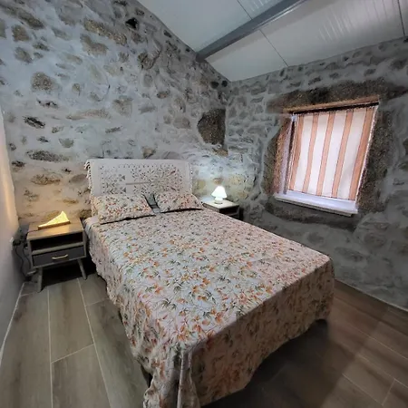 A Doro Vacation In The Village Tinyhouse *